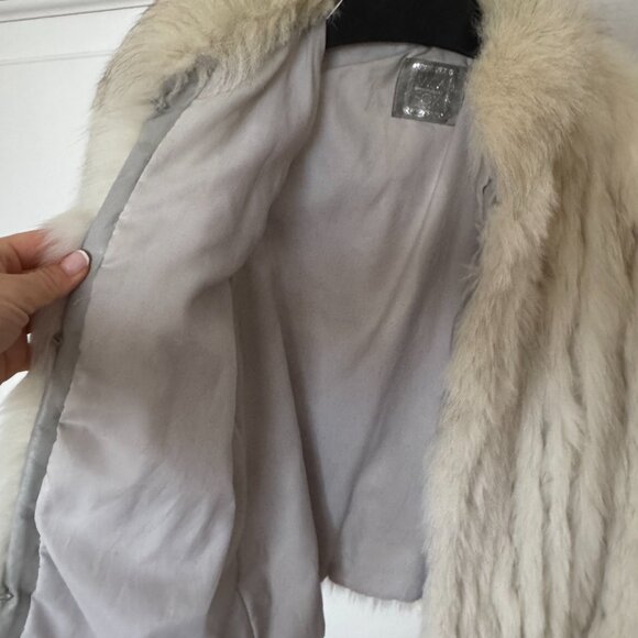 White Saga Fox Fur Coat - Picture 4 of 11